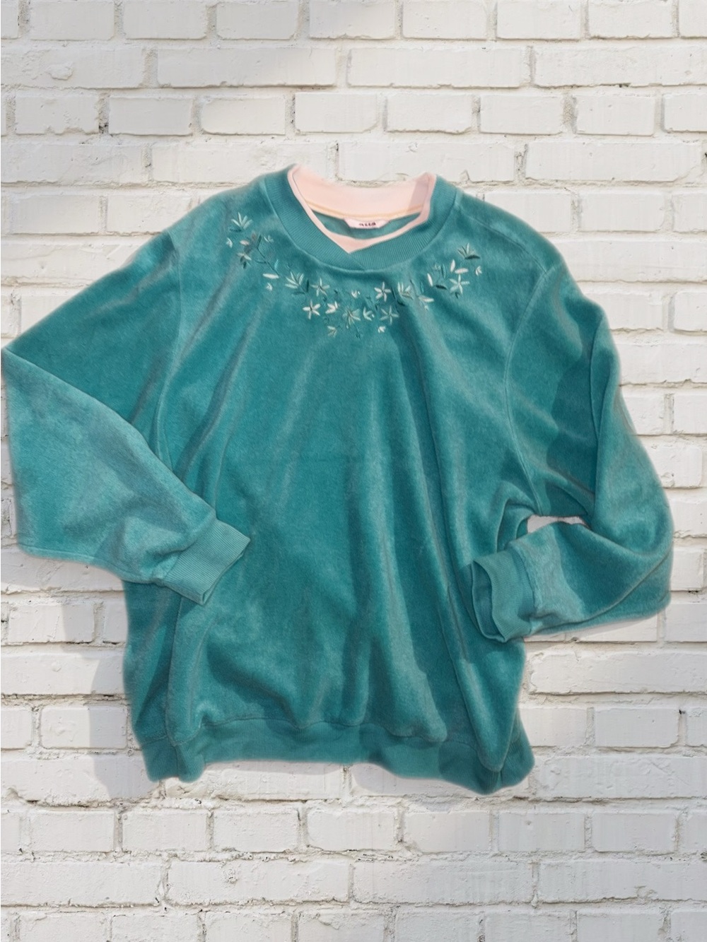 Vintage 90s Alia Teal Crewneck Embroidered Fleece Sweater